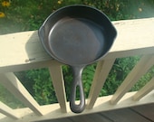 Unmarked Griswold Cast Iron Skillet Made In USA NO 3 With Double Pour Spouts Iron Skillet Pan A