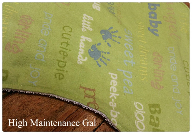 Expecting announcement gift Baby gift Infant burpies Contoured burp cloth Nursery design idea Unisex burp cloth Expecting dad gift