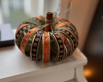 Mason jar lid pumpkin diy fall ribbon canning lid pumpkins autumn autumn halloween pumpkins diy pumpkin mason jar bands pumpkin decor