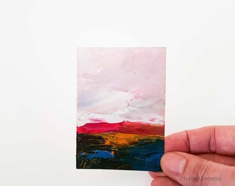 Peinture miniature à l’huile originale- ACEO art-Pink Mountain- ATC peinture originale- idée cadeau- art abordable- petit art-rose et bleu