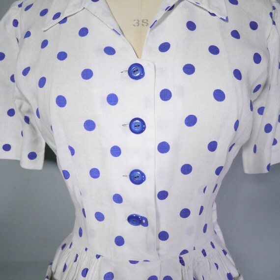 late 40s PEGGY PAGE dress in white with blue POLK… - image 6