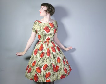 50s green and red FLORAL dress with TULIP print - Mid Century full skirted dress with stiffened skirt - S