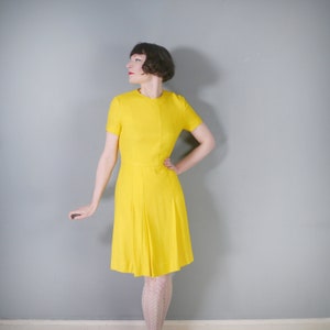 Strakke HELDER GELE jaren &#39;60 / jaren &#39;60 jurk - vintage mod lente zomer SHIFT jurk - M