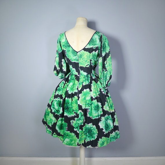 50s 60s BLACK and GREEN abstract floral print dre… - image 8