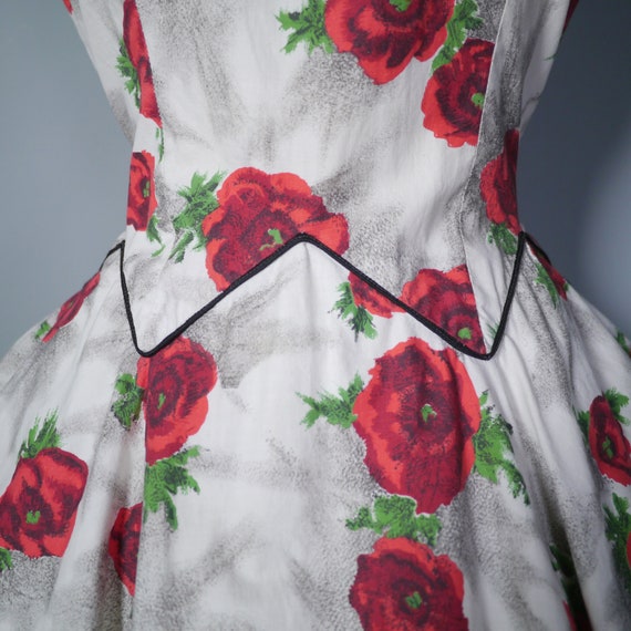 50s RED FLORAL full skirted cotton dress with ZIG… - image 6
