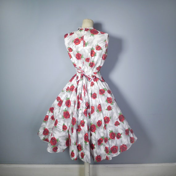 50s RED FLORAL full skirted cotton dress with ZIG… - image 10