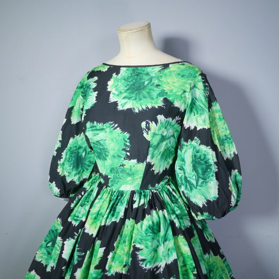 50s 60s BLACK and GREEN abstract floral print dre… - image 7