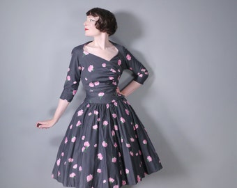 50s / 1950s Mid Century dark GREY and pink floral CARNATION print full skirted cotton sateen drop waisted fit and flare dress - S