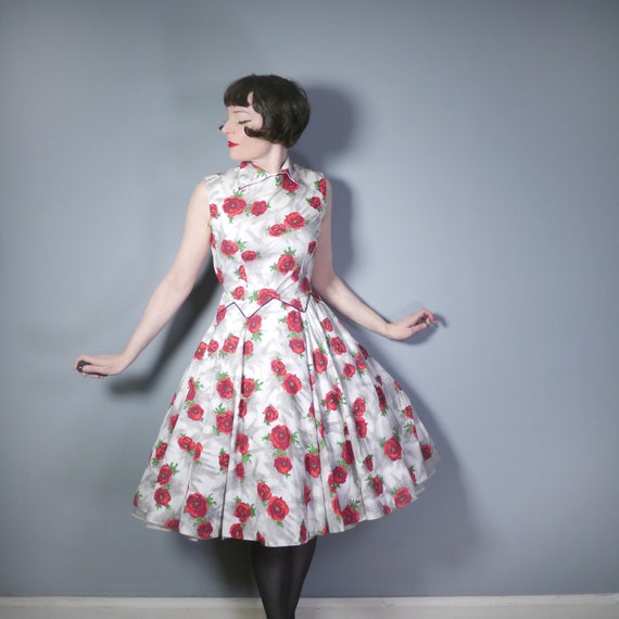 50s RED FLORAL full skirted cotton dress with ZIG… - image 3
