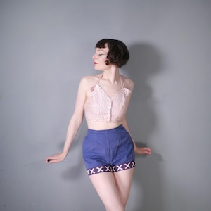 60s high waisted short shorts with tromp l&#39;oeil lacing ribbon trim to cuffs - 1960s beach / sun hot pants- 27&quot;