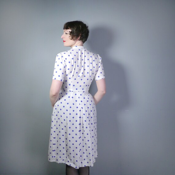 late 40s PEGGY PAGE dress in white with blue POLK… - image 3