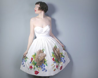 50s NOVELTY white cotton summer skirt in STRAW HAT and harvest floral border print - 1950s full swing skirt - 27"