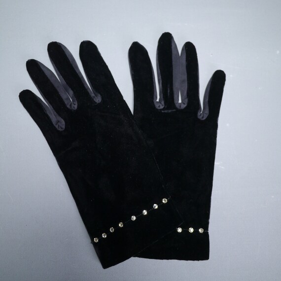 60s 70s BLACK VELVET ladies gloves with RHINESTON… - image 4