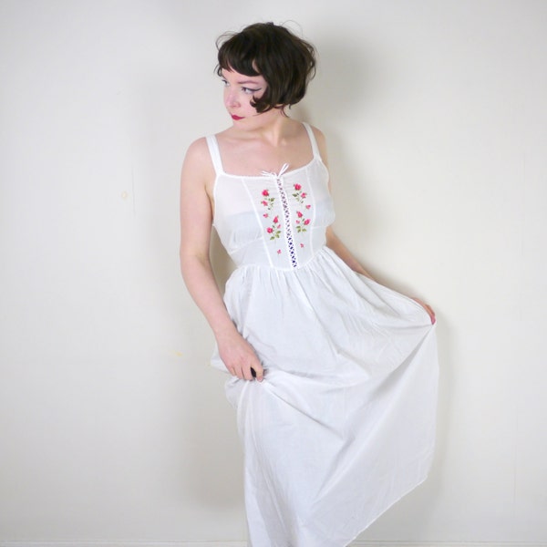 White cotton slip dress with EMBROIDERED roses to the bodice and faux LACE UP bust - romantic summer dress uk14 / L