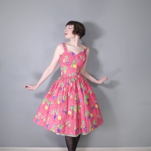 Pink 50s NOVELTY dress with FRUIT print - Mid Century full skirted SUN dress - xs