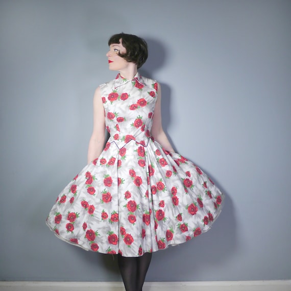 50s RED FLORAL full skirted cotton dress with ZIG… - image 4