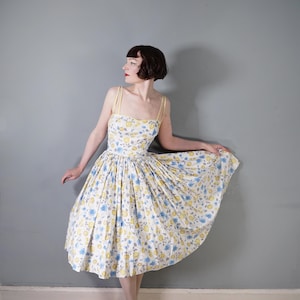 50s 1950s UNLABELED HORROCKSES apple and cherry print floral sun dress - Mid Century full skirted strappy cotton dress - S