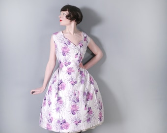 50s / 1950s PINK and purple ROSE floral print cotton dress with full skirt and button detail - handmade  Mid Century day dress - L / volup