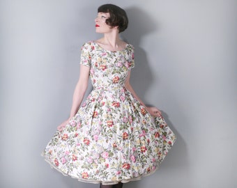 WHITE cotton 50s dress in a romantic FLORAL print of flower bunches - 1950s Mid Century full skirted fit and flare summer dress - xs-s