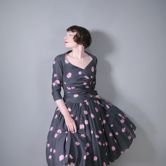 50s / 1950s Mid Century dark GREY and pink floral… - image 2