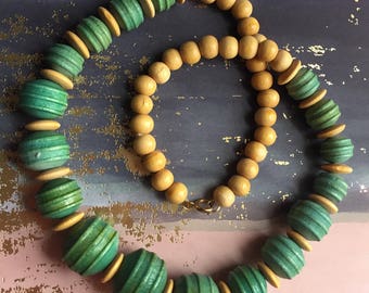 Green Necklace Wooden Beads Chunky Vintage Jewelry Colorful Statement Piece Blonde Green Wood