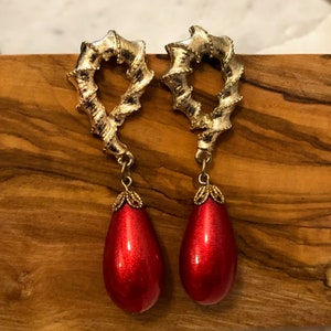 Red Dangly Earrings Gold Metal Twist Teardrop Bead Stud Post Earrings Gold Metal Vintage New Old Stock Jewelry