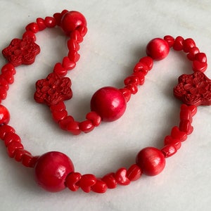 Red Necklace Flower Heart Beads Vintage Jewelry Small Necklace