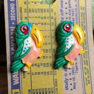 Bird Earrings Vintage Sieraden Luau Toekan Tropische Vogels 2 Bijpassende Paren Beschikbaar