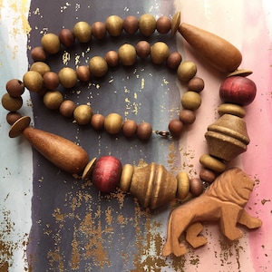 Lion Necklace Safari Zoo Chunky Wood Beads Red Green Brown Vintage Natural Jewelry