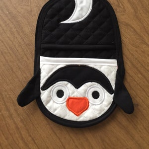 Penguin in the hoop oven mitt, applique machine embroidery digital design pattern embroidery machine files