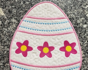Decorated easter egg quilted hot pad applique in the hoop ith embroidery design pattern