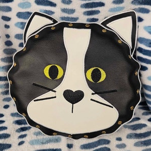 Gato esmoquin raza EXTRA GRANDE VERSIÓN esmoquin raza remache bolso bordado patrón ith