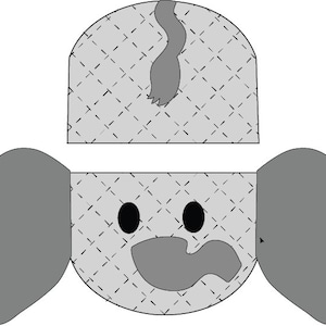 Może przedstawiać: Szara filcowa głowa słonia z dużymi uszami, czarnymi oczami i szarą filcową trąbą. Głowa słonia jest oddzielona od górnej części głowy, która jest szarym filcowym kapeluszem z szarą filcową frędzlą.