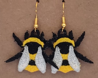 バンブルビー自立型レースマシン刺繍デザイン - イヤリング、ペンダント、チャーム、ピン用の 5 つの異なるサイズのデザイン fsl