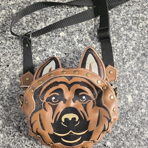 Perro pastor alemán versión GRANDE remache bolso bordado patrón ith