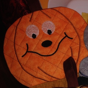 pumpkin quilted towel topper in the hoop design embroidery machine files