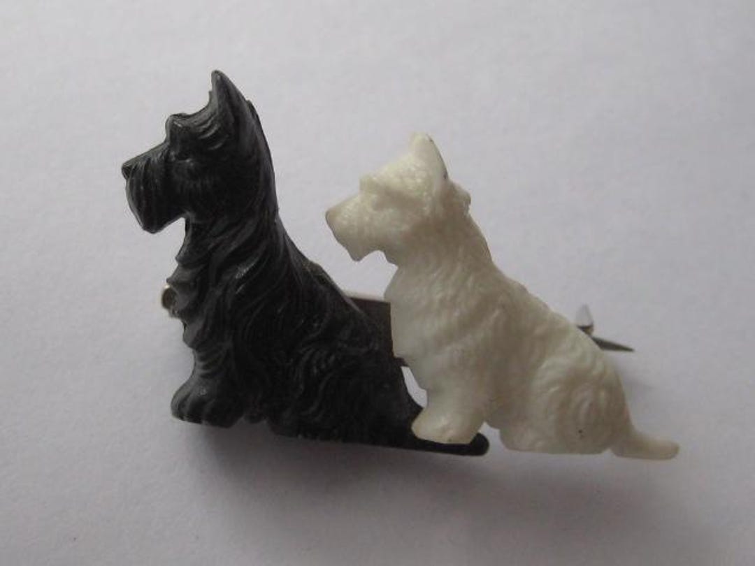 Broche Vintage Chien Scottie (Scottish Dog) En Plastique - Made In France, Ancienne, Occasion