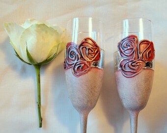 Valentine's Day Flutes For Champagne With Red Roses, Shiny Silver, Pearl Hue, Toast Flutes, Gift Glasses For Lovers, Personalized, Set of 2