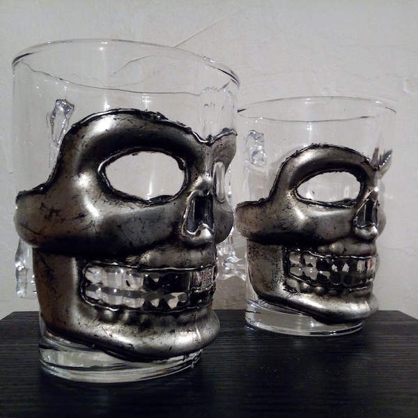 Silver Skull Beer Mugs, Set of 2, Glass Mugs Gift for Beer Lovers, Homemade Beer Mugs, Beer Fest Mugs, Handpainted