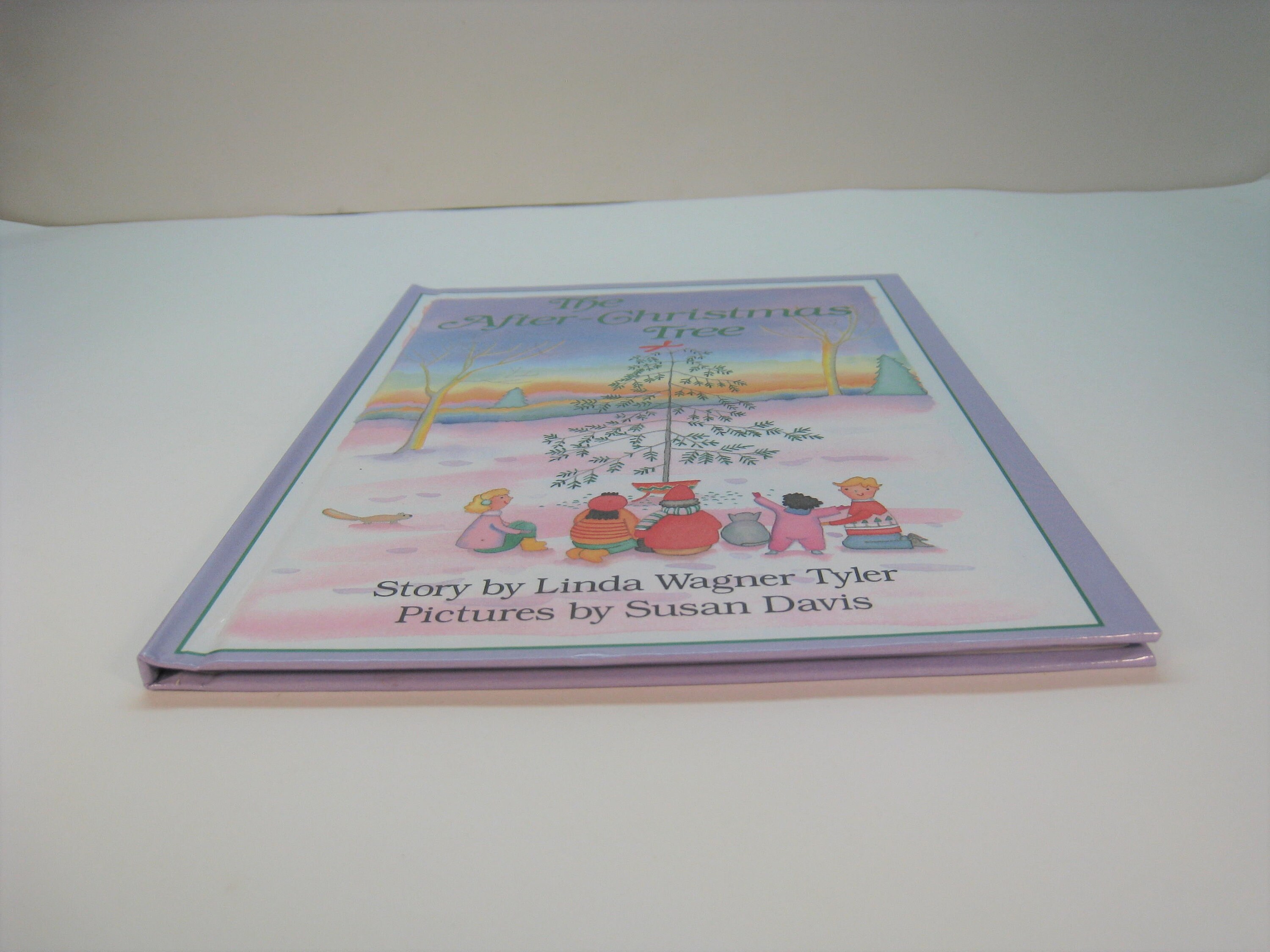 The AfterChristmas Tree Weekly Reader Books, Linda Wagner Tyler