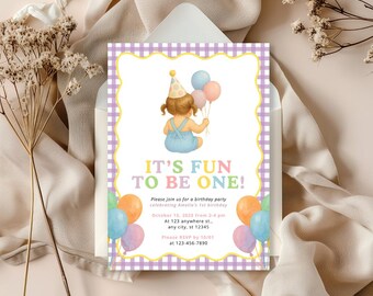 Fun to Be One sjabloon voor 1e verjaardagsuitnodiging, meisje eerste verjaardagsfeestje uitnodigen, paarse pastel bewerkbare uitnodiging, direct downloaden