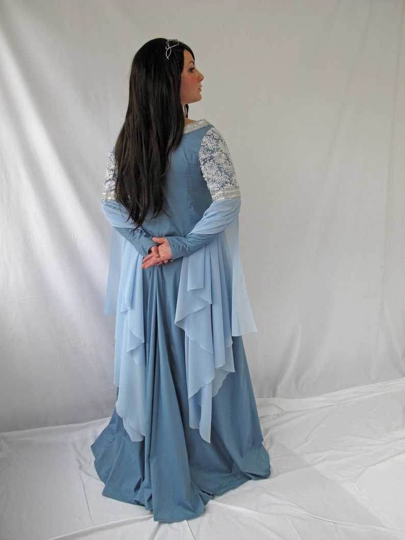 ARWEN – ELEGANT FLOWER DRESS