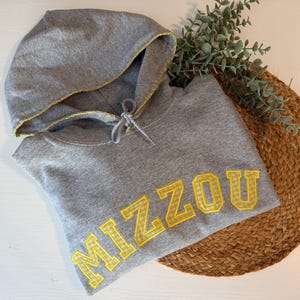 Bluza z kapturem Mizzou z aplikacją