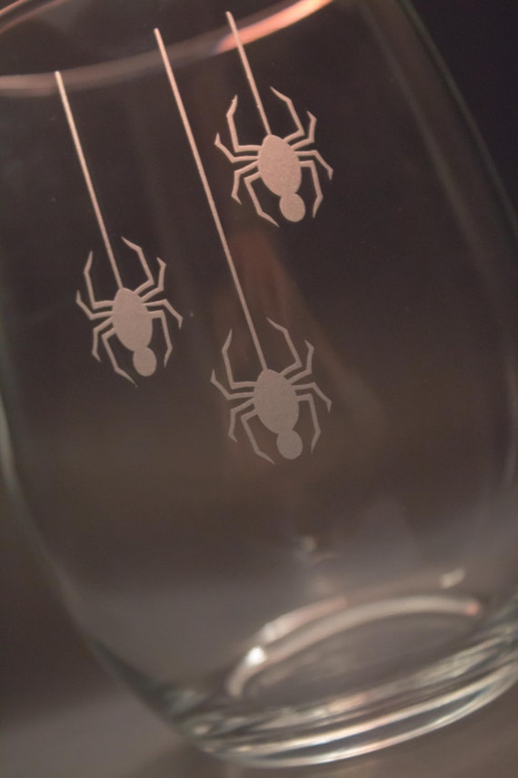 35x10cm Halloween Party Tableware Set of 4 Wine Glasses with Spider Design 35x10cm Halloween Party Tableware Set of 4 Wine Glasses with Spider Design