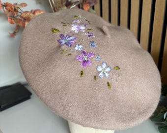 READY TO SEND French beret, Hand Embroidered Real Wool Beret Hat, Pansy Flowers, 1940s Style Ladies Beret, Vintage Beret Winter Hat Wool