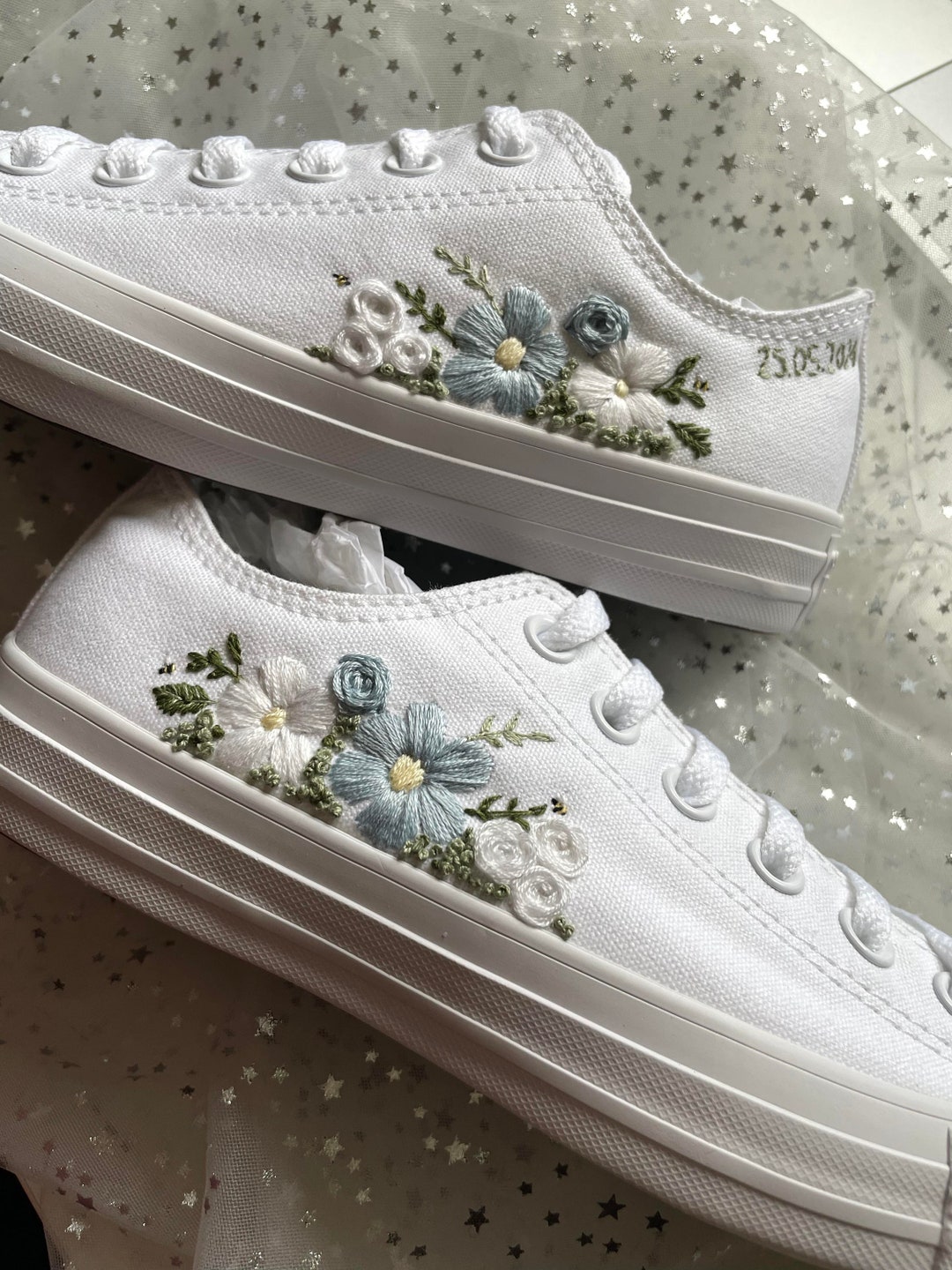 Zapatillas de boda personalizadas con margaritas: zapatos de lona