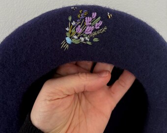 Navy Beret with Gold Embroidery Luxury fashion & independent designers | SSENSE main image 2