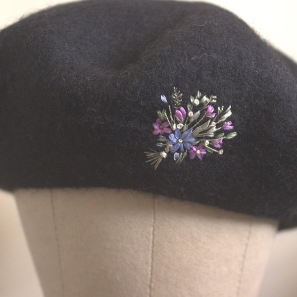 Vintage style flower beret, hand stitched beret bouquet, victorian style hat, black beret with flowers || Made to order with beret choice