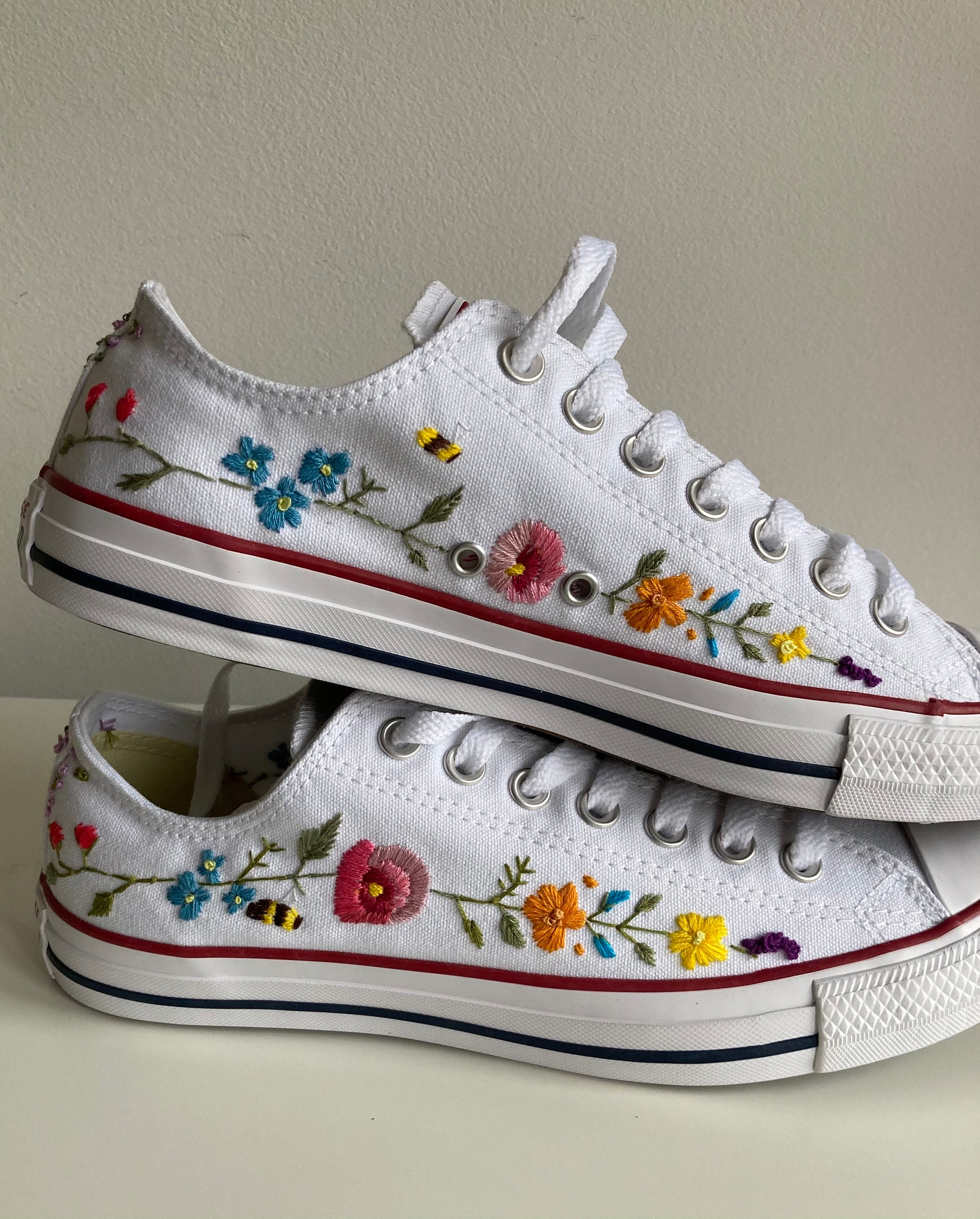 Custom embroidered converse flower embroidery converse Etsy