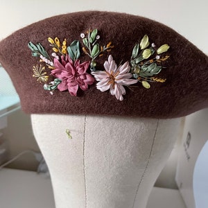 VINTAGE STYLE silk flower thick wool beret, hand embroidered wool beret, french beret, 100% wool hat, silk ribbon flowers, vintage style